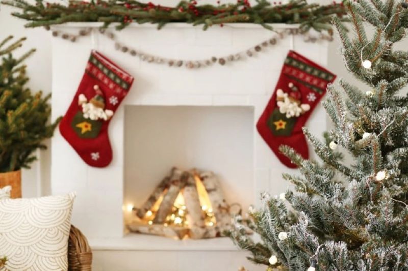 Spruce up Your House for the Holidays: Where to Find Unique, Unforgettable, & Affordable Christmas Ornaments